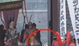 穿帮镜头吃瓜群众,揭秘影视幕后趣闻