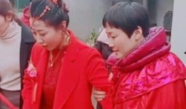 新郎吃瓜吃到自己