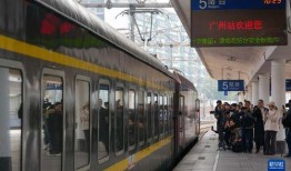 广州高铁站吃瓜,吃瓜群众的味蕾盛宴