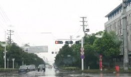 镇江吃瓜,一瓜在手，尽享夏日清凉