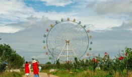 花田小镇吃瓜,瓜香四溢，品味田园生活新风尚