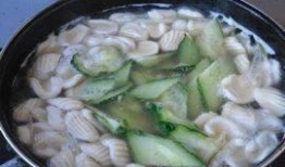 猫耳朵吃瓜,猫耳朵的瓜田奇遇记