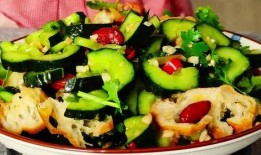 吃凉拌瓜,凉拌瓜的美味诱惑