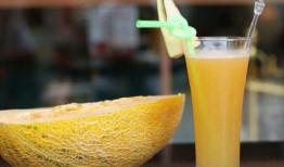 喝完姜汤可以吃哈密瓜吗