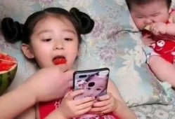 和女儿吃瓜,和女儿一起品味甜蜜的“吃瓜”时光